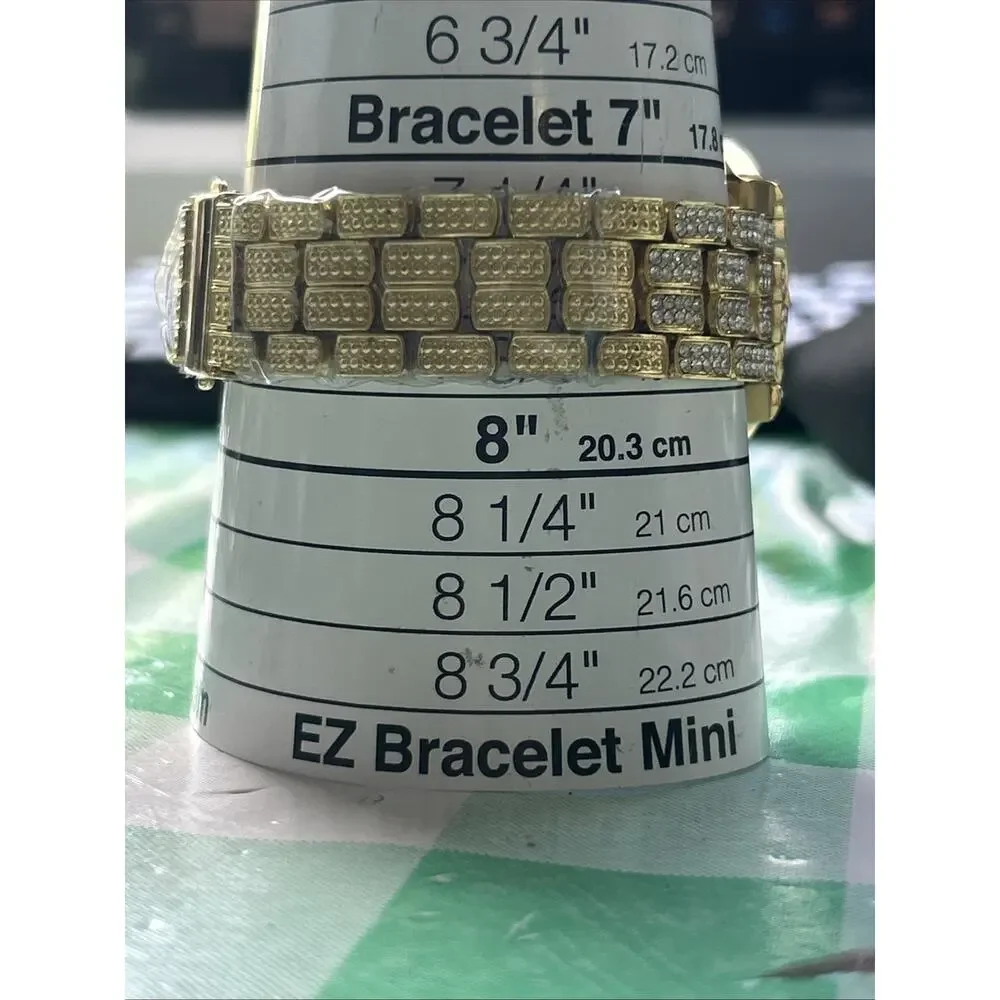 Unbranded gold tone
